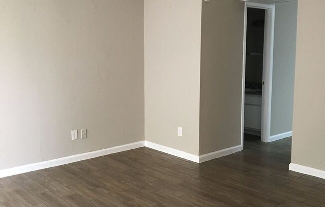 2 beds, 2.5 baths, $975, Unit # 901