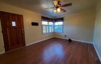 Remodeled 2-bedroom 1 bath plus Bonus Room Home in Santa Paula