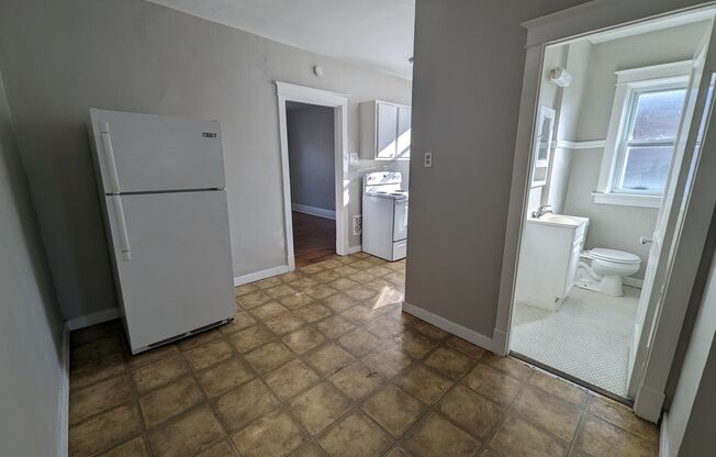 1 bed, 1 bath, 715 sqft, $825