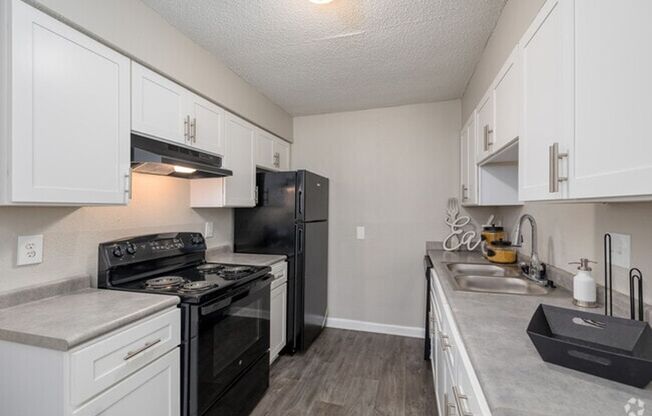 2 beds, 1 bath, $1,300, Unit 2206C