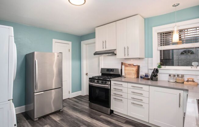 3 beds, 2 baths, $2,295
