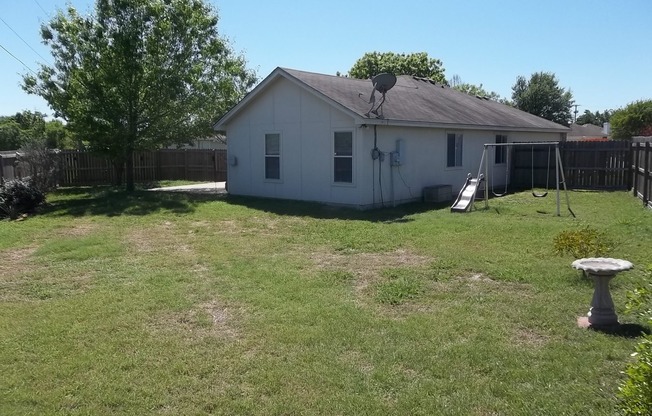 3 beds, 2 baths, $1,550