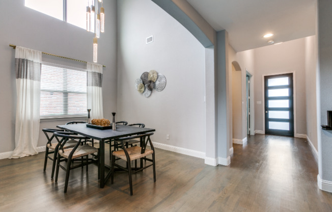 4194 LEIGHTON LN