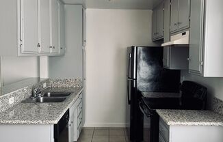 2 beds, 2 baths, $2,690, Unit 5