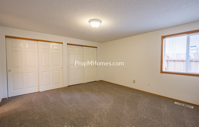 3 beds, 2 baths, $2,429