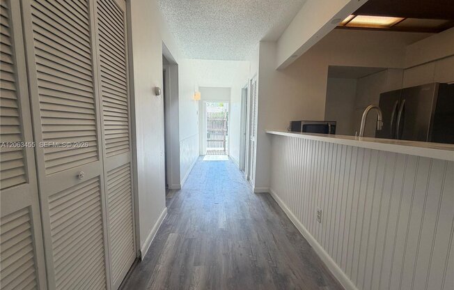 1172 NW 122 TER