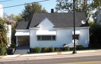 2 Bedroom 1 Bath Available to Rent for $795/Mo.