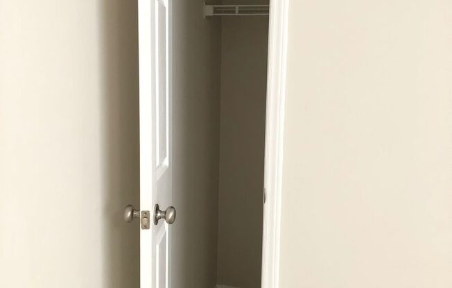 2 beds, 2 baths, 1,270 sqft, $1,600, Unit 2730-4 Pearl Remodel