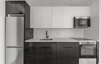 2 beds, 1 bath, $4,300, Unit 5F