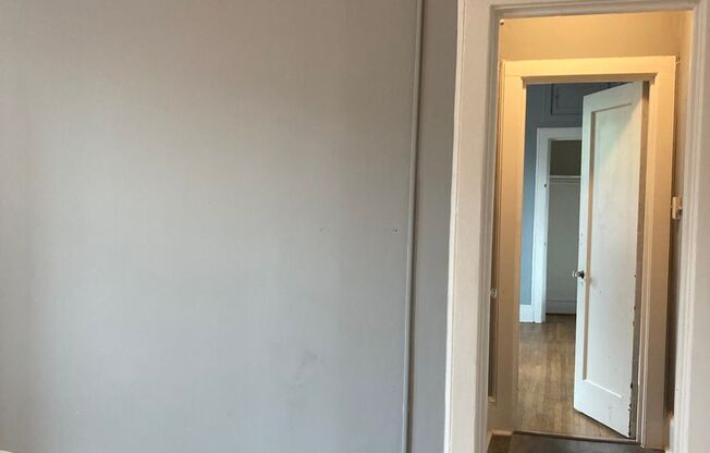 1 bed, 1 bath, 1,000 sqft, $1,095, Unit 5