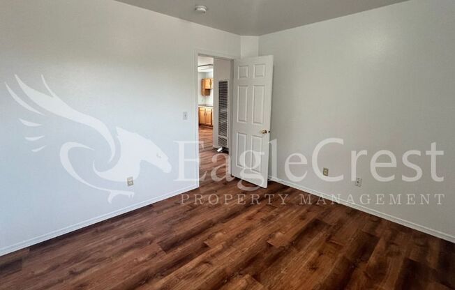 2 beds, 1 bath, 700 sqft, $950, Unit Unit 202