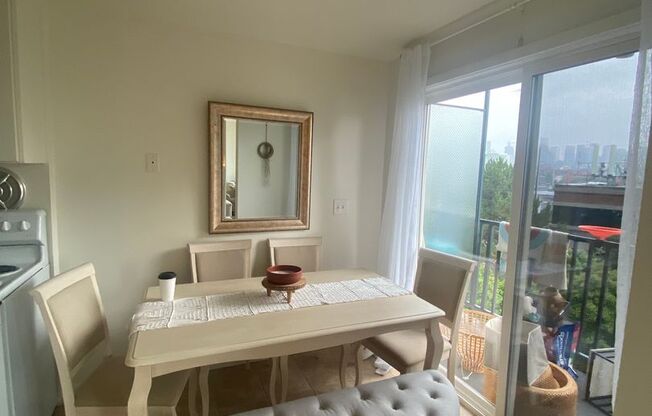 Villa Capri at Eastlake, Seattle