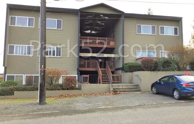 $500 Off the 1st Full Month!  2 Bedroom 1 Bathroom Upper Level Apartment in Tacoma