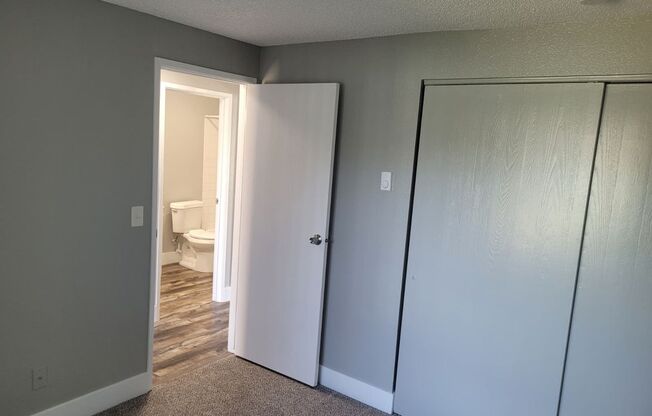 2 beds, 1 bath, 850 sqft, $1,575, Unit 1107 L6