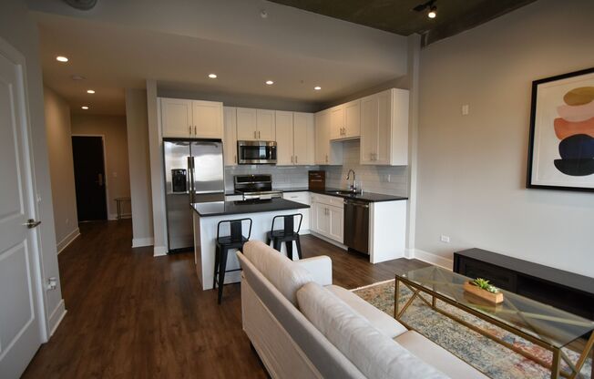 1 bed, 1 bath, 673 sqft, $2,700, Unit 3833-613