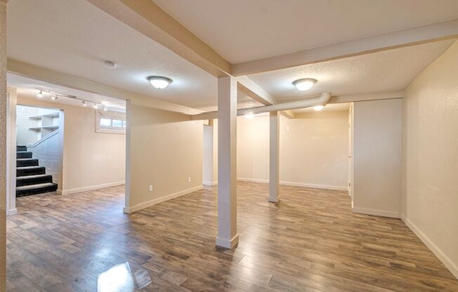 Studio, 1 bath, 625 sqft, $1,100, Unit 22045  lower unit