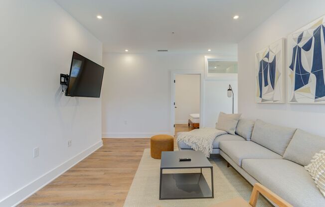1 bed, 1 bath, 110 sqft, $1,490
