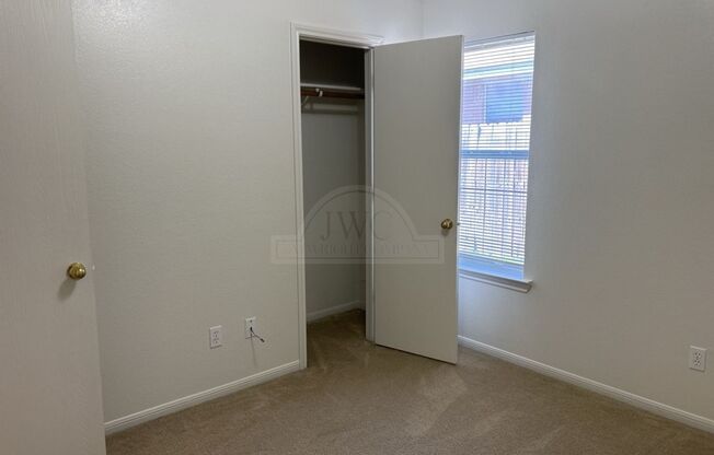 3 beds, 2 baths, $1,225, Unit 1629 Yuma Trail Unit A