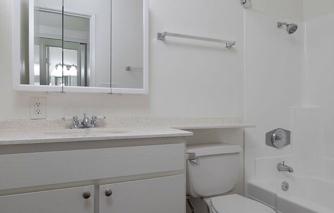 Studio, 1 bath, 410 sqft, $1,795, Unit 048