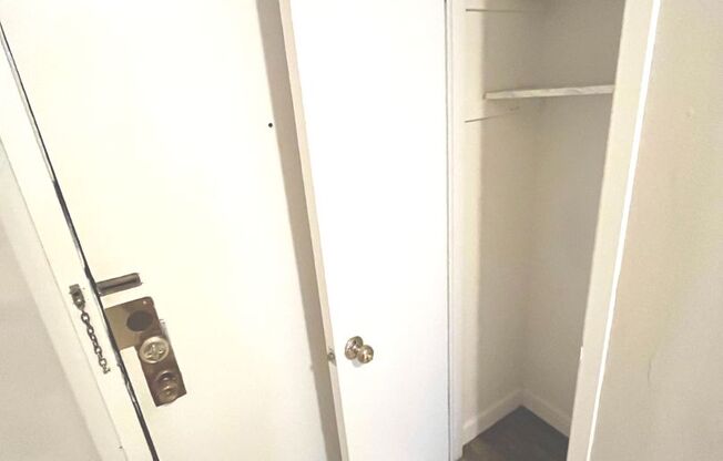 1 bed, 1 bath, $1,195, Unit 111