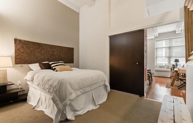 2 beds, 2 baths, 1,140 sqft, $4,300, Unit 2F