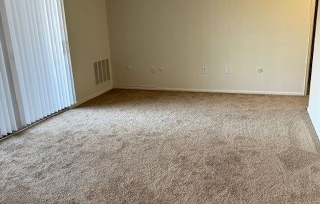 1 bed, 1 bath, 740 sqft, $1,600, Unit 00 - K- 5
