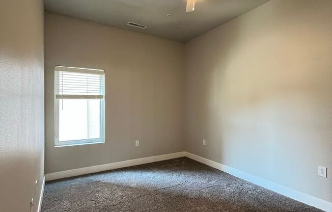 2 beds, 2 baths, 909 sqft, $1,450