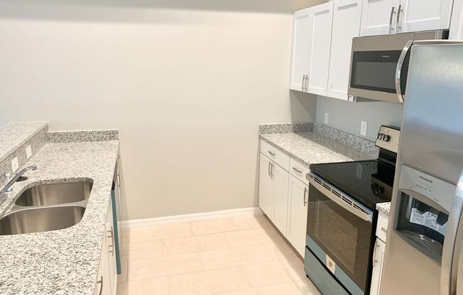 Like New DUPLEX 3 bedroom, 2 bath, 1 car garage