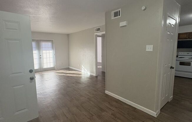 1 bed, 1 bath, 709 sqft, $895, Unit 410-120