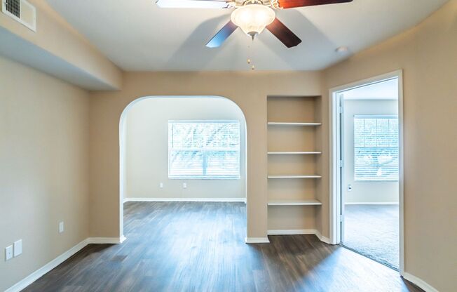 2 beds, 2 baths, $1,572, Unit 12-307