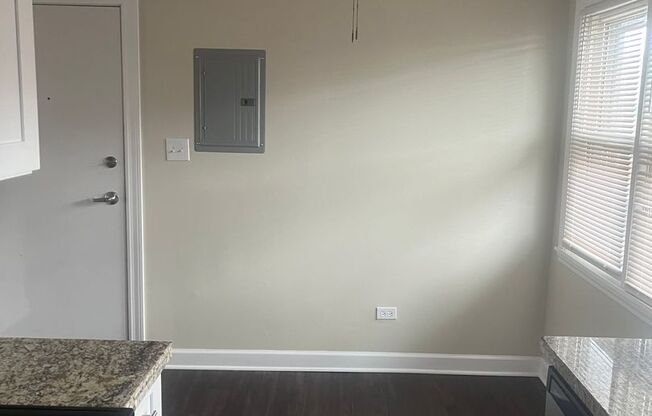 2 beds, 1 bath, 845 sqft, $1,800, Unit Unit 3A