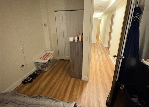 3 beds, 1 bath, $4,500, Unit 4
