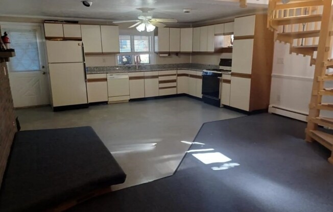 2 beds, 2 baths, 1,500 sqft, $3,000, Unit 35A