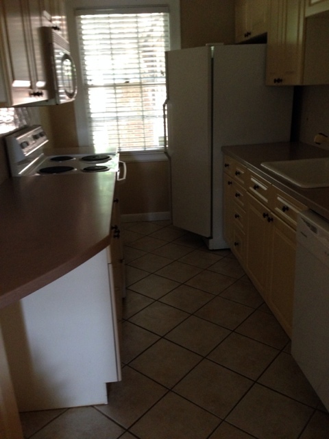 2 beds, 1 bath, $1,600