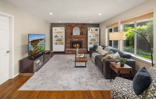 Beautiful home with 5 beds, 3.5 baths for rent