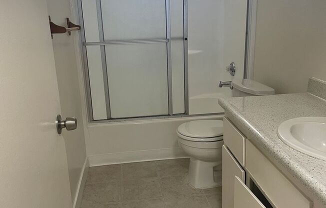 Studio, 1 bath, 550 sqft, $1,475
