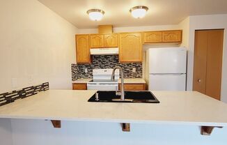 3 beds, 2.5 baths, $2,295, Unit UNIT B