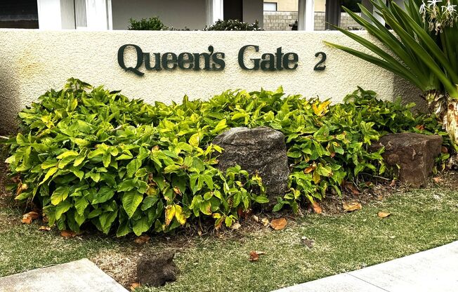 3/2/2 - Spacious Golf Course Home in Gated Queens Gate II