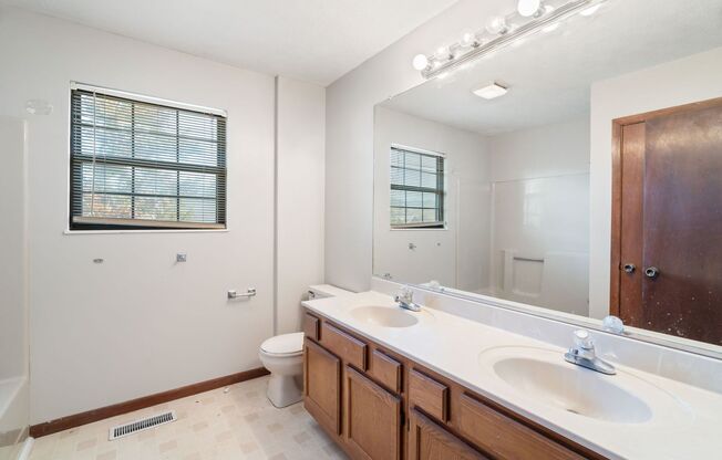 2 beds, 1.5 baths, $1,495, Unit 1