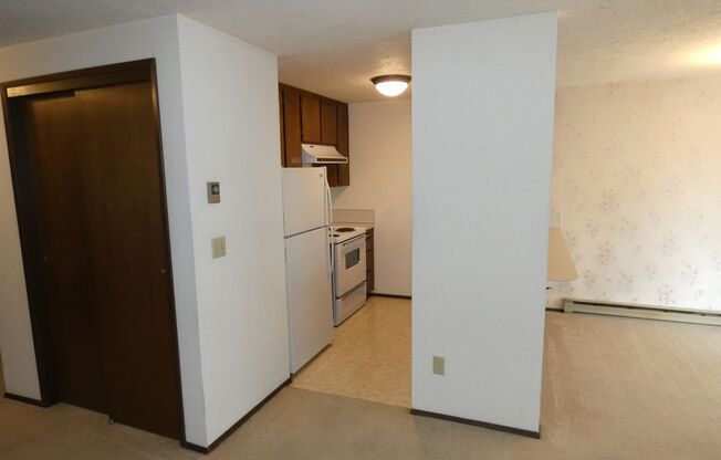 2 beds, 1 bath, $1,450, Unit Unit 05