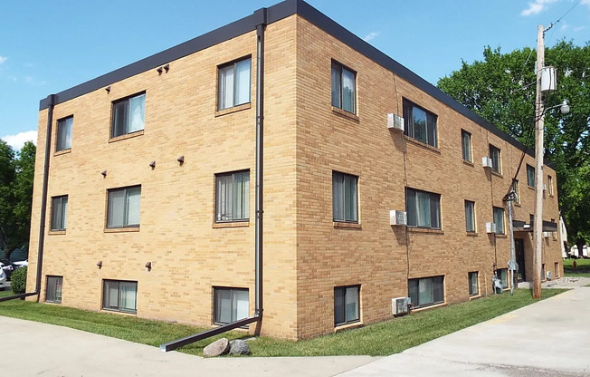 Pershing Park Apartments