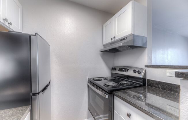 1 bed, 1 bath, 500 sqft, $850, Unit 02J