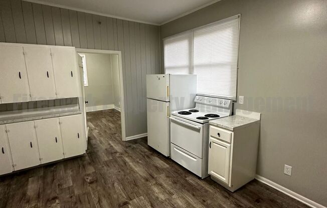 Beautiful ground floor 2 Bdr 1 Bath unit in Maryville City - Available Immediately!!