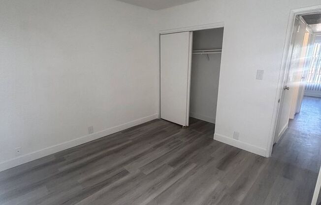 2 beds, 1 bath, 800 sqft, $1,100, Unit CASA-127