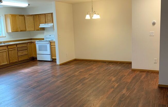 3 Bdrm 1.5 Ba | Muldoon & Tudor area | AVAILABLE NOW!!