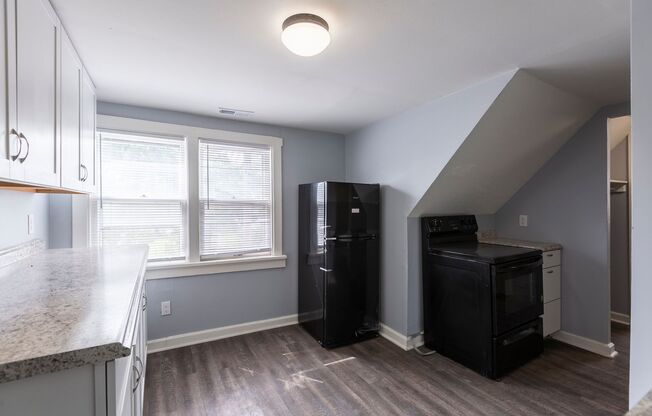 Minutes from Downtown, Blackstone, Dundee in the Heart of Midtown!