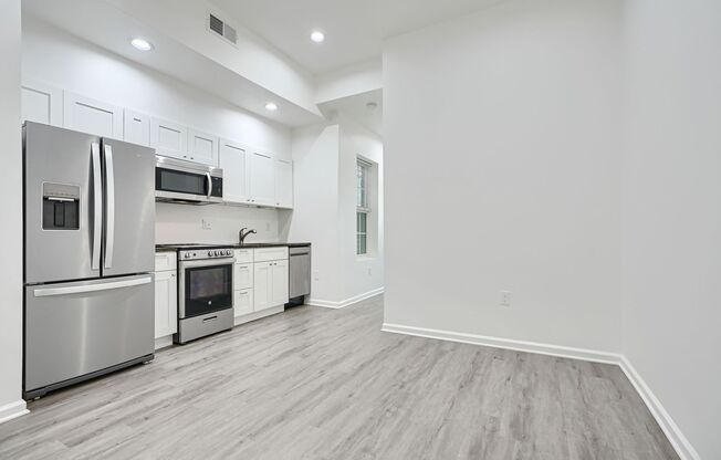 131 E North Ave