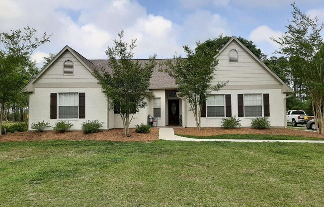 WOOLMARKET - GORGEOUS 4 BED, 2 BATH HOME WITH LAWN CARE INCLUDED