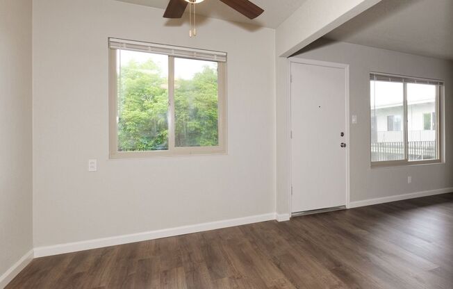 2 beds, 1 bath, 800 sqft, $2,295, Unit 14