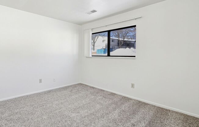 2 beds, 1 bath, 900 sqft, $865, Unit 02-06